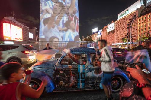 Người Argentina thức giấc và tất cả dồn vào giấc mơ vô địch World Cup