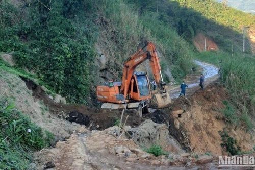 Thông đường vào trung tâm xã Tây Sơn, Kỳ Sơn