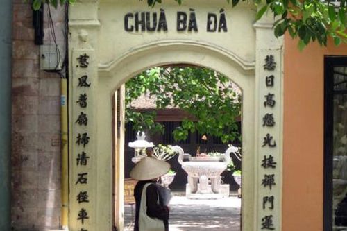 Bà Đá - ngôi chùa ngàn năm tuổi