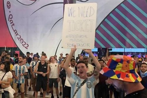 Để được xem chung kết World Cup, NHM Argentina sẵn sàng 'tấn công' quầy vé sân Lusail