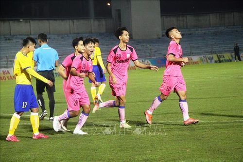 Đội Hồng Lĩnh Hà Tĩnh đánh bại Đồng Tháp 2-1