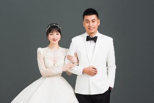 Diễn viên Ngọc Thuận nên duyên vợ chồng với bà xã kém 17 tuổi