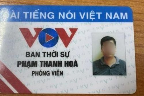Hà Nội: Tài xế say xỉn xuất trình thẻ nhà báo nghi làm giả
