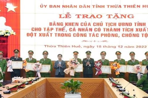 Khen thưởng ban chuyên án triệt phá đường dây ma túy lớn từ Lao Bảo về Huế