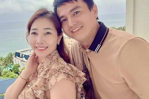 Đời thực hạnh phúc bên vợ trẻ của gã anh trai cục súc, tù tội trong 'Mẹ rơm'
