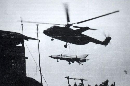 Trực thăng khổng lồ Mi-6 giúp tiêm kích MiG Việt Nam gây bất ngờ lớn cho phi công Mỹ