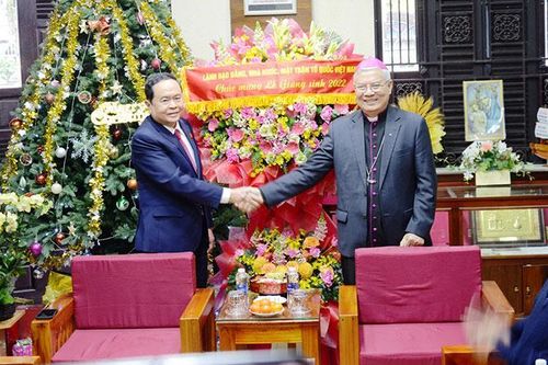 Đồng chí Trần Thanh Mẫn thăm, chúc mừng Giáng sinh tại Đà Nẵng