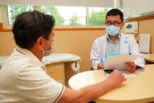 Bệnh nhân loét chi do tắc hẹp động mạch chi