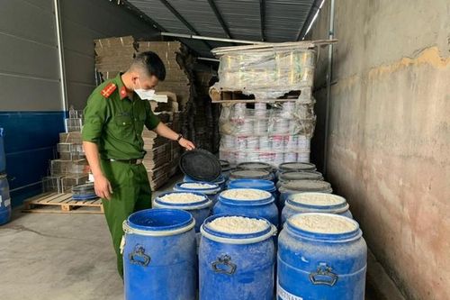 Khởi tố Cty CP sữa Hà Lan 'sản xuất, buôn bán hàng giả là thực phẩm'