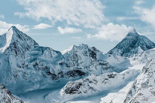 Sông băng tan chảy trên đỉnh Alps, bất ngờ lộ ra loạt hài cốt