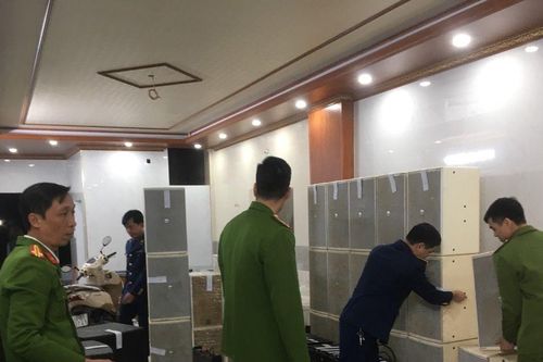 Cục QLTT Nam Định tạm giữ một lượng lớn thiết bị âm thanh không rõ nguồn gốc