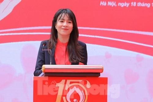 Vừa tài trợ chính, vừa đồng hành chặt chẽ với Chủ nhật Đỏ