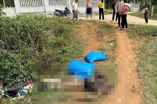 Dưới hố nước sâu ven đường, người dân phát hiện cảnh tượng thương tâm