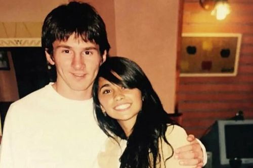 Chuyện tình yêu được ví như 'cổ tích giữa đời thường' của Messi và vợ người mẫu