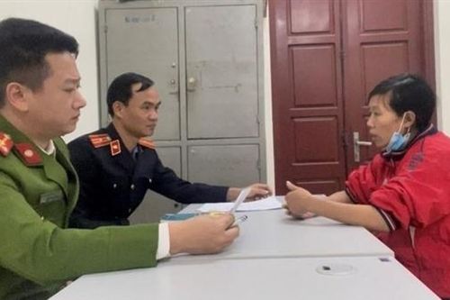 Khởi tố người mẹ đánh con tử vong bằng muôi canh