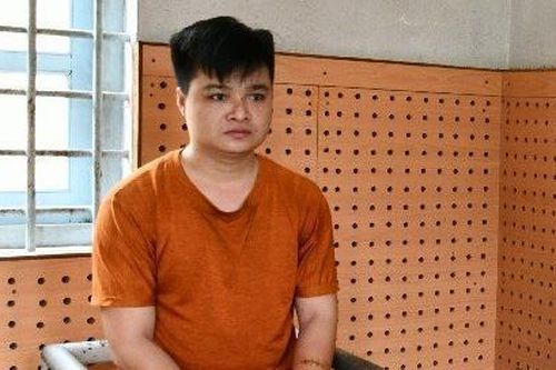 Nghi ngờ vợ ngoại tình, chồng rủ đàn em mang dao đi 'xử' tình địch