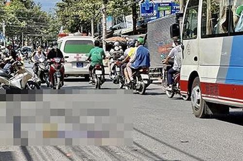 Hai học sinh tiểu học thương vong sau cú va chạm xe tải với xe đạp