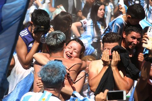 Biển người ăn mừng Argentina vô địch World Cup