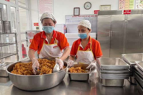 Kiểm soát chặt 'từ trang trại đến bàn ăn'