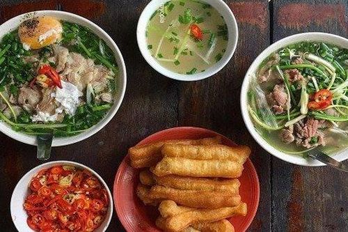 Phở bò Hà Nội có vị gì lạ mà ăn một lần không thể quên