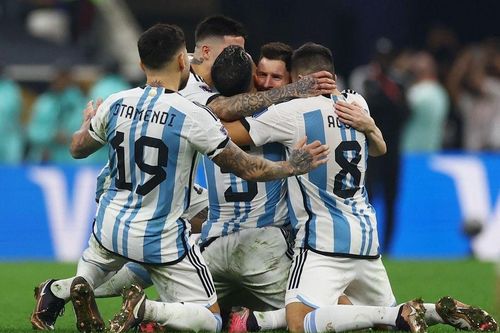 Nụ cười và nước mắt khi Messi vô địch World Cup