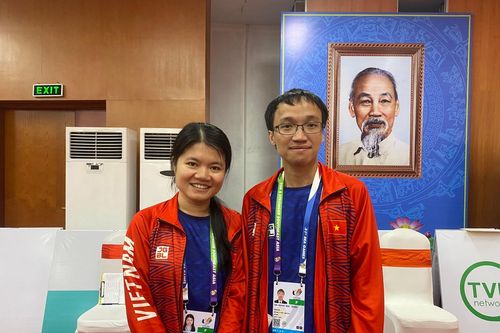 Vợ chồng Trường Sơn lập hat-trick HCV