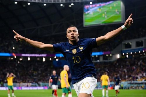 Một thế hệ lớn lên với ước mơ trở thành 'Mbappe tiếp theo'
