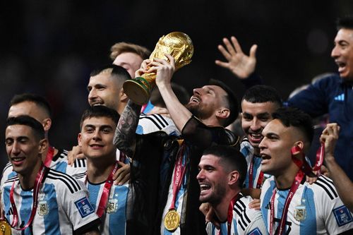 Fan Messi tuyên chiến với 'quả trứng kỷ lục thế giới'