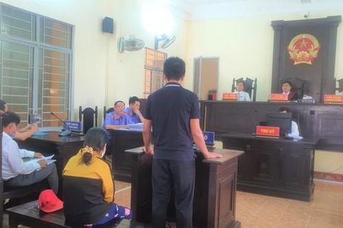 Thư ký tòa lĩnh 2 năm tù vì làm bản án giả để 'trả ơn' thầy thuốc