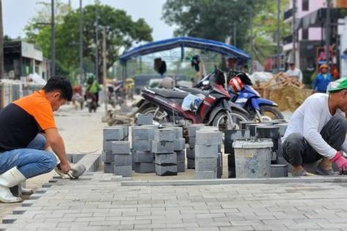 Phố đi bộ gần 100 tỷ đồng tại Huế sắp tổ chức chào năm mới giờ vẫn ngổn ngang