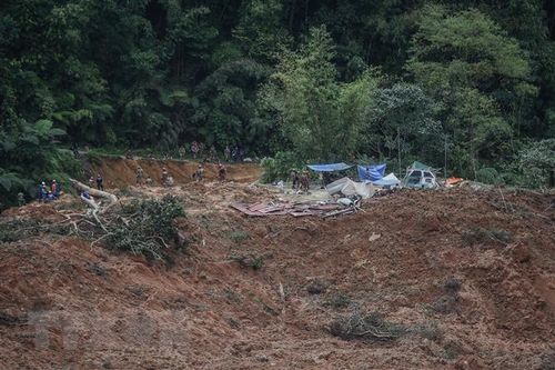 Lũ lụt nghiêm trọng khiến hàng chục nghìn người phải di dời ở Malaysia