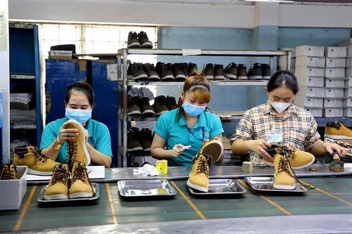 Người lao động lo lắng về thu nhập, đời sống trước biến động giá