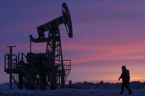 Giá dầu Urals của Nga thấp hơn ngưỡng trần