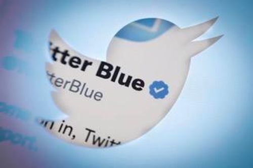 Twitter thu phí 11 USD với người dùng iPhone
