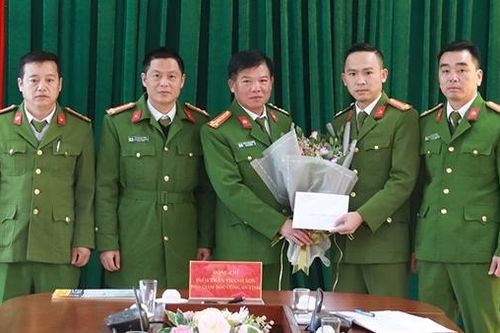 Khen thưởng Ban chuyên án bắt giữ thành công anh trai 'Tàng Kaengnam'