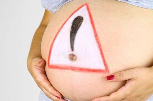 Sẩy thai liên tiếp, vợ chồng cần làm gì?
