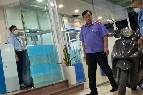 Bắt khẩn cấp chấp hành viên nhận hối lộ 350 triệu đồng ở TP.HCM