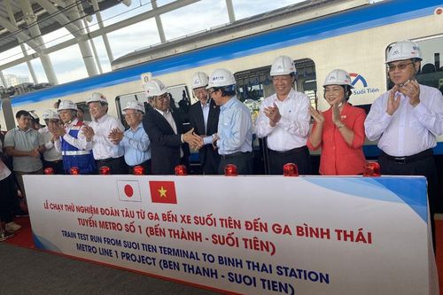 Chạy thử nghiệm đoàn tàu Metro Bến Thành-Suối Tiên