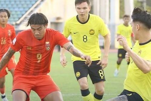 Sút hỏng quả đá phạt 11m, Myanmar trắng tay trên sân nhà