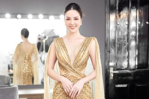 Sự cố bất ngờ khiến Á hậu Thụy Vân lo lắng trước giờ lên sóng trực tiếp