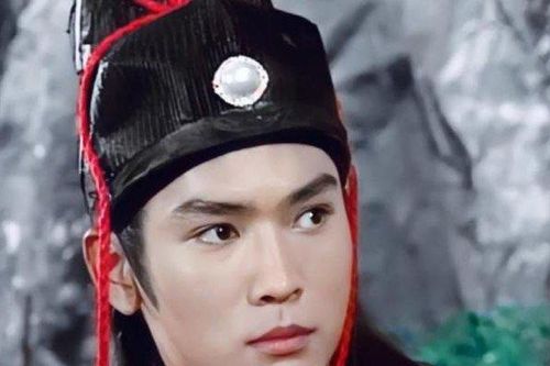 'Triểu Chiêu' Tiêu Ân Tuấn bài trừ phẫu thuật thẩm mỹ dù bị chê già, xấu