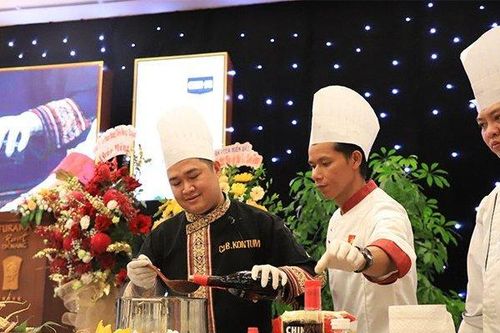 Màn quảng diễn mãn nhãn các món ăn đặc sắc miền Trung cùng nước mắm CHIN-SU