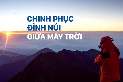 Chinh phục đỉnh núi giữa mây trời