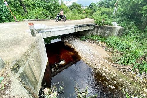Xã Vĩnh Lương: Nước rỉ rác gây ô nhiễm khu dân cư