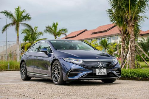 Mercedes-Benz EQS 450+ lập kỉ lục thế giới khi di chuyển 850 km chỉ 1 lần sạc tại Việt Nam