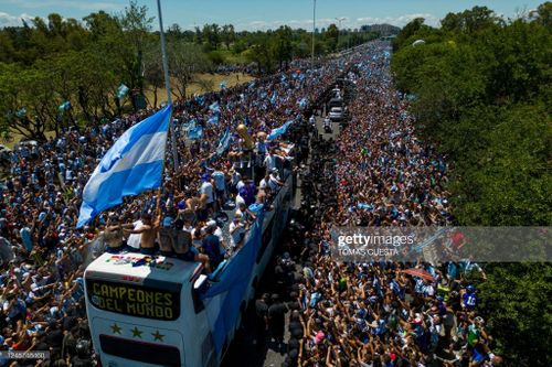 'Biển người' Argentina mừng chiến tích đăng quang World Cup 2022