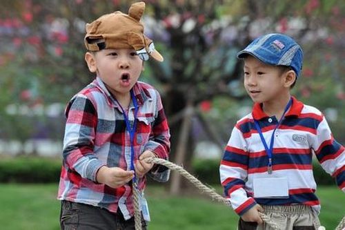 Nhớ Tết xưa được mẹ mua quần áo mới