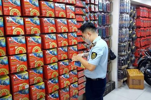 Kiểm tra chợ bán phụ tùng xe máy lớn nhất phía Nam