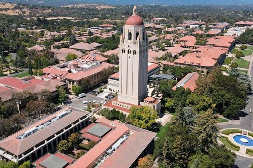 Đại học Stanford muốn cấm hàng loạt cụm từ