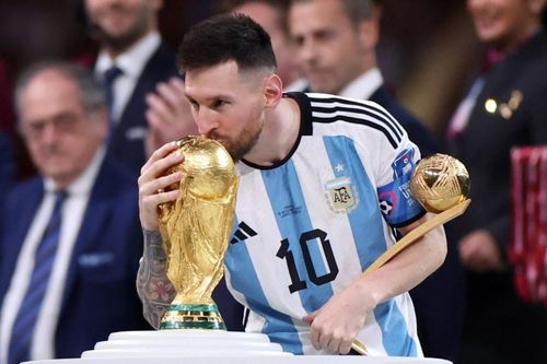 PSG nên làm mọi cách giữ Messi